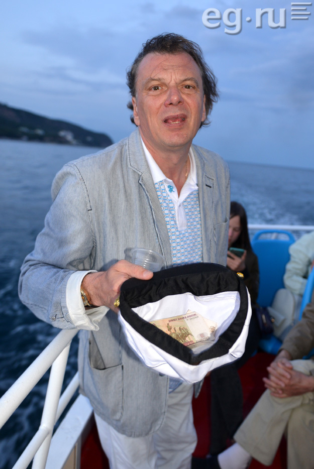 ЮРИЙ ВАСИЛЬЕВ