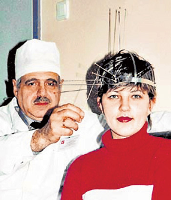 Георгий СТЕПАНОВ демонстрирует возможности своего изобретения