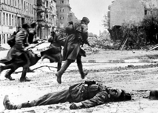 Вступив в город, наши добились капитуляции фашистов за восемь дней