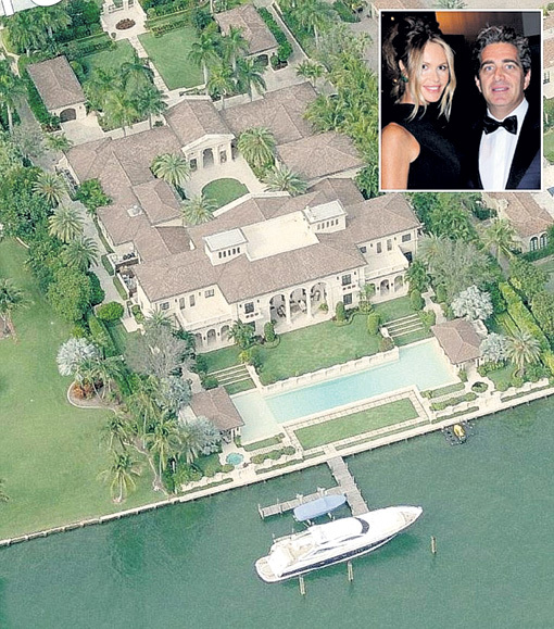 Супермодель Эль МАКФЕРСОН и её муж, финансист Джеффри СОФФЕР, похоже, спят по очереди в девяти своих спальнях. А всего к их услугам 2,72 тыс. кв. м