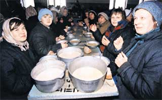 ЗАБЛУДШИЕ ДУШИ: отныне женщин-заключенных станут потчевать не баландой, а яйцами, молоком и киселем