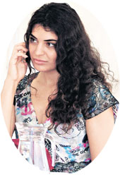 ВОСТОЧНАЯ КРАСАВИЦА: спортивную делегацию Чечни сопровождала всего одна дама