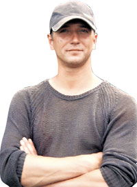 НА 30 ЛЕТ ПЕТР СЕБЯ НЕ ОЩУЩАЕТ: от силы - на 21 год