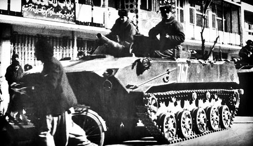Советские десантники на борту БМД-1 в Кабуле. wikipedia