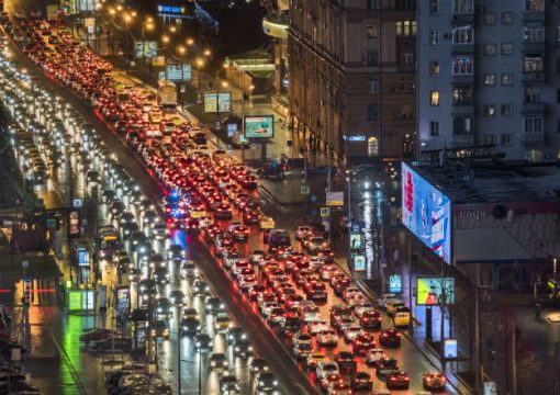 Вполне логично, что такое масштабное событие как чемпионат мира отразится на жизни многих россиян. В том числе определенные нововведения затронут и водителей. Как минимум автолюбителям придется смириться с перекрытием сразу нескольких дорог в городах участниках ЧМ-2018 на время турнира.