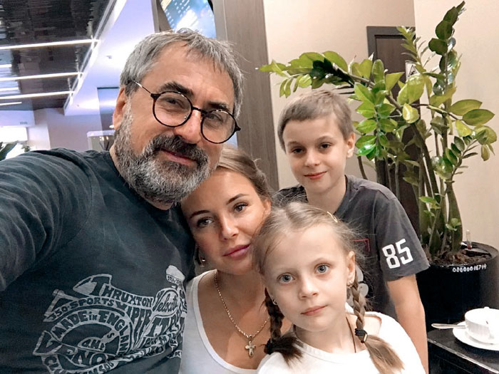 Александр Толмацкий с нынешней женой Анной