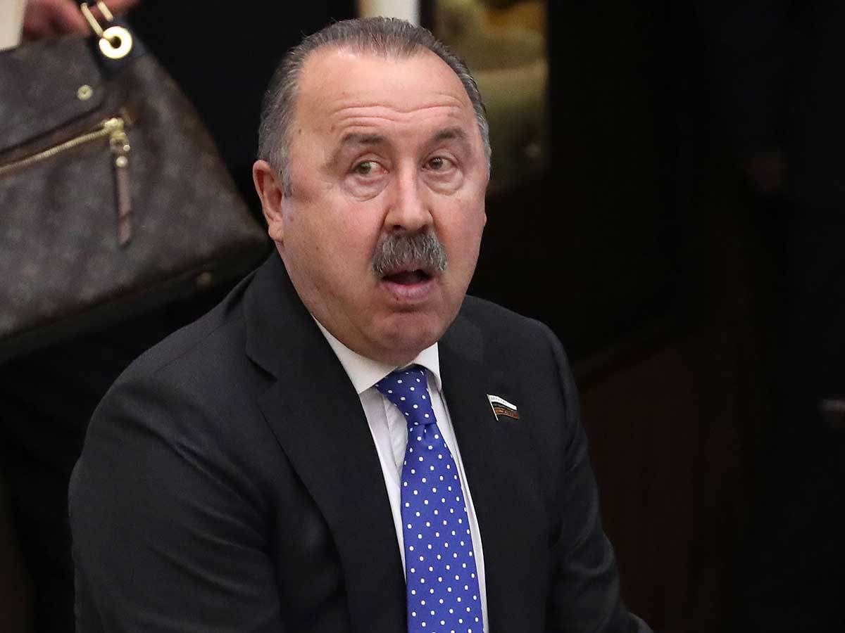 Депутат Госдумы Валерий Газзаев предлагает отстранить от работы горе-арбитров Казарцева и Еськова пожизненно