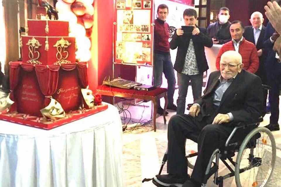 Армен Джигарханян сильно сдал за прошедшее время