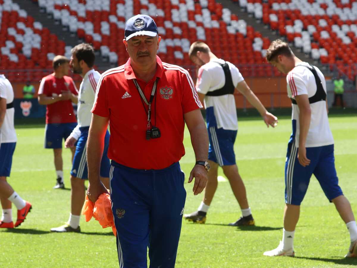 Станислав Черчесов В ЦСКА обиделись на нападки Черчесова