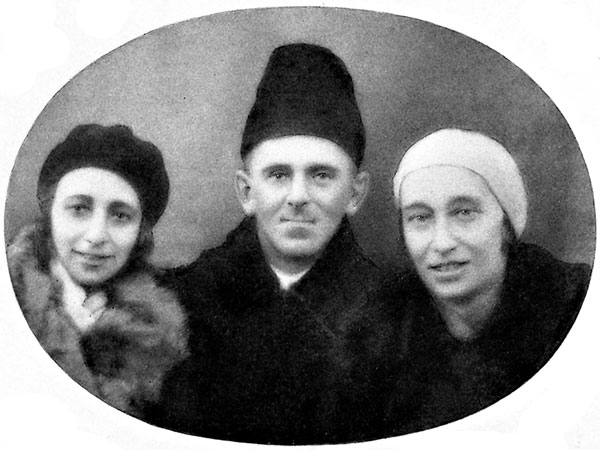 Наш герой с Вексель и Хазиной