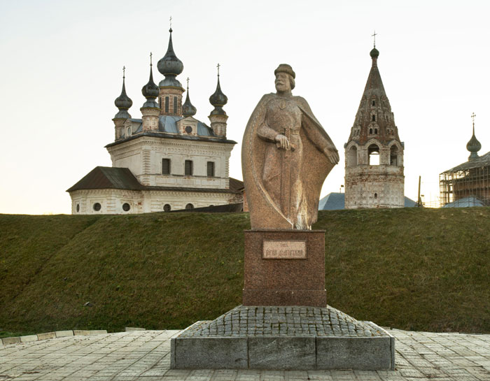 «Памятник