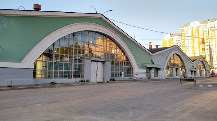 Гаражный комплекс на Рогожском Валу - памятник архитектуры. Разумно оставить там культурное пространство, а не застраивать элитными домами