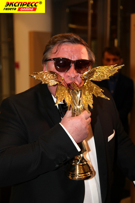 РОМАН МАДЯНОВ