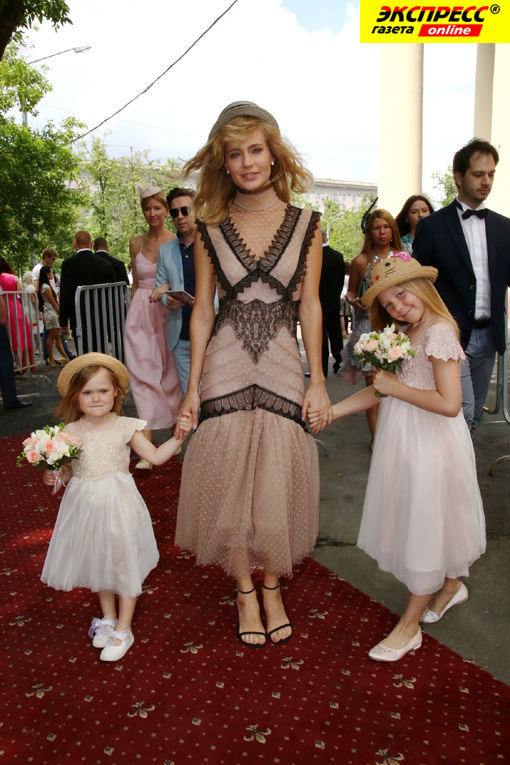 НАТАЛЬЯ ЧИСТЯКОВА С ДОЧЕРЬМИ