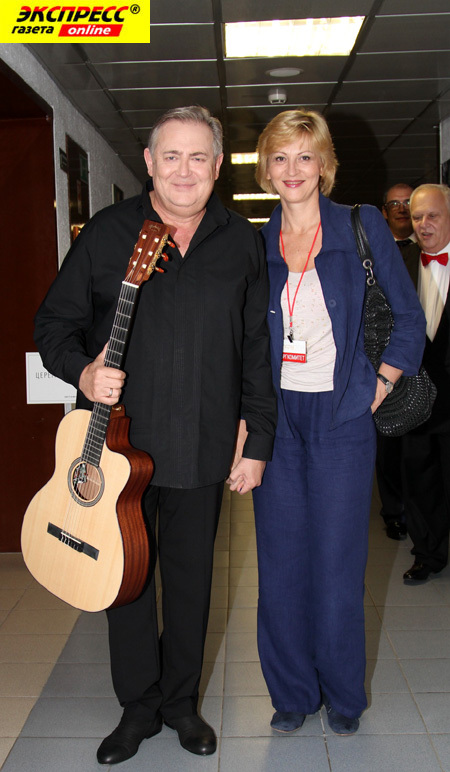 ЮРИЙ СТОЯНОВ С ЖЕНОЙ