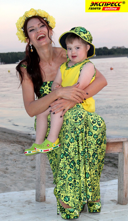 ЭВЕЛИНА БЛЁДАНС С СЫНОМ СЕМЁНОМ