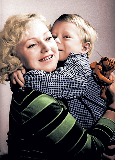 В своём Алёшеньке актриса души не чаяла