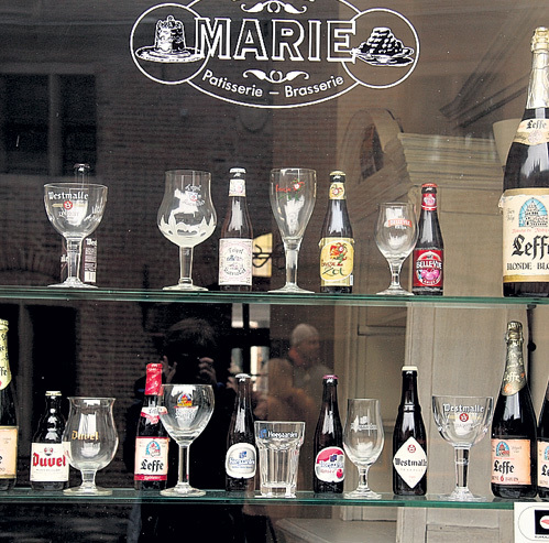 К каждой марке пива бельгийцы выдумывают подходящий бокал