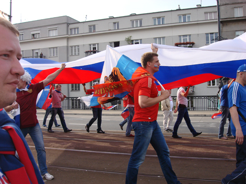 Российские болельщики требуют отставки президента РФС.