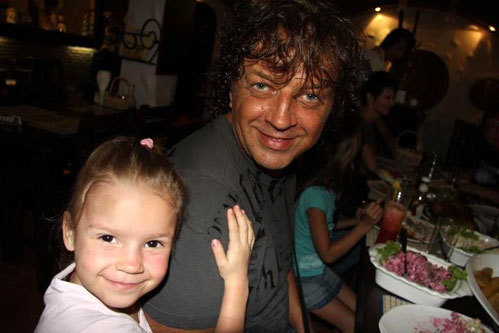 Рома ЖУКОВ с погибшей дочкой Елизаветой-Викторией 