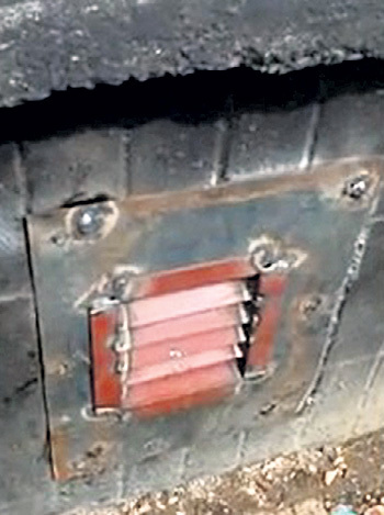 ...службы ЖКХ обрекают мурок на верную гибель