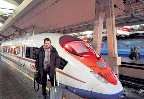 Станислав САДАЛЬСКИЙ, как любой занятой человек, сразу оценил возможности российского скоростного поезда «Сапсан»