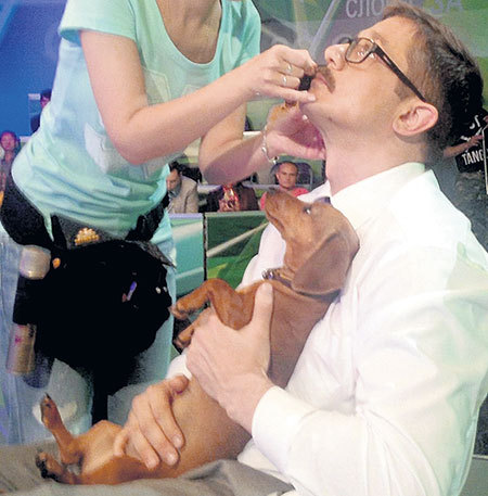 Алексей МАКАРОВ привез на съемки свою таксу по кличке Веста (Фото: Instagram**.com)