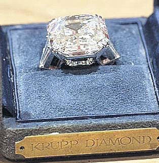 ТЕЙЛОР говорила, что «большая девочка нуждается в больших бриллиантах»