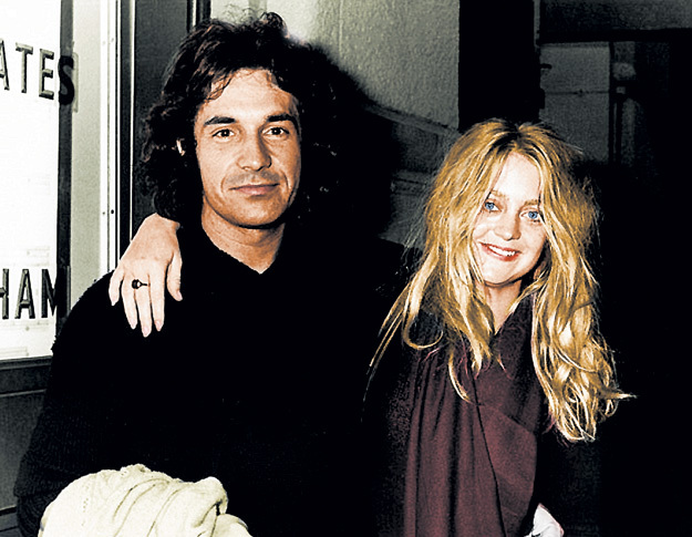 С музыкантом ХАДСОНОМ звезда завела двоих детей...