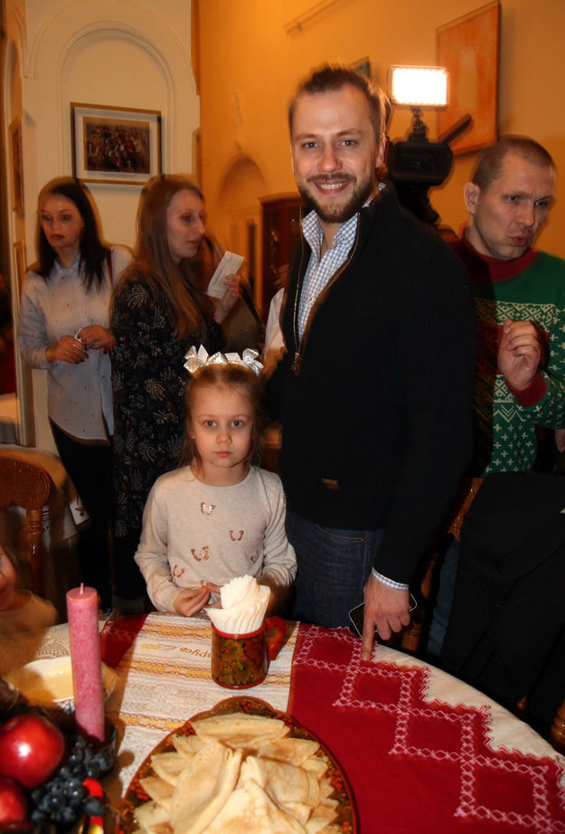 ИВАН ЖИДКОВ С ДОЧКОЙ МАШЕЙ