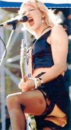 КОРТНИ ЛАВ: не зря свою поп-группу она назвала "Hole" ("Дыра")