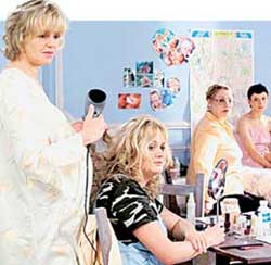 ЗВЕЗДНЫЕ «НАСЕДКИ»: павильон «Мосфильма» превратили в палату роддома