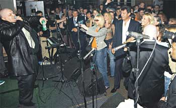 ЛОНДОНСКИЙ КОНЦЕРТ: Борис Немцов буквально вырвал Ксюшу из лап матерщинника