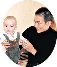 СЧАСТЬЕ АКТРИСЫ: Богом данный малыш очень похож на маму