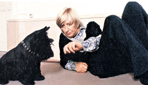 ФРАНСУАЗА САГАН: выиграла миллионы франков, которые не пустила псу под хвост