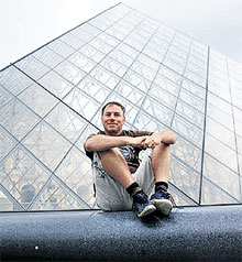 ЧАРЛЬЗ УИЛСОН: прислал невесте это фото, когда ездил по делам в Париж