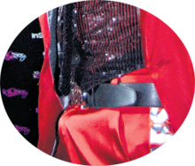 ...но спустившись к гостям не смог сдержать эрекцию