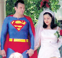 МЕЧТА СБЫЛАСЬ: в костюме Бэтмена любой жених выглядит суперменом