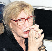 Екатерина ВАСИЛЬЕВА с грустной иронией наблюдала за веселящимися коллегами